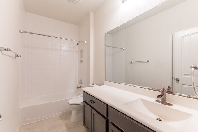 Building Photo - 138 Meadow Grove Dr