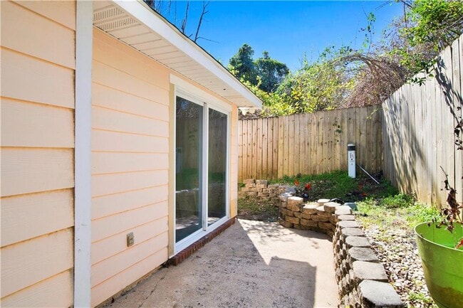 Building Photo - 5631 Bentley Ln