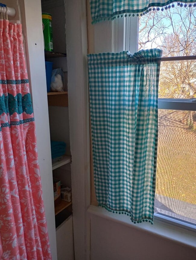 Building Photo - 1214 Garfield Ave