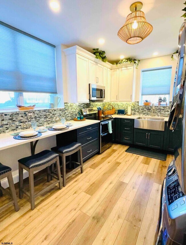 Building Photo - 1 S Bartram Ave