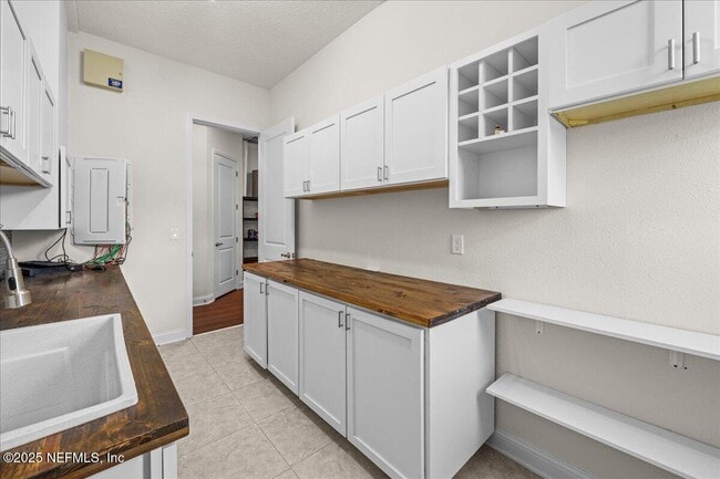 Building Photo - 2904 Marmaris Dr
