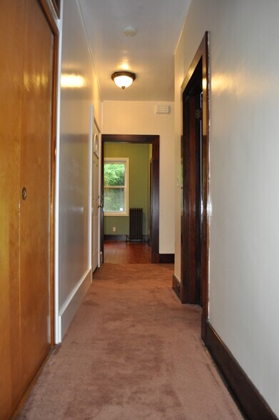 Building Photo - 543 North Ave