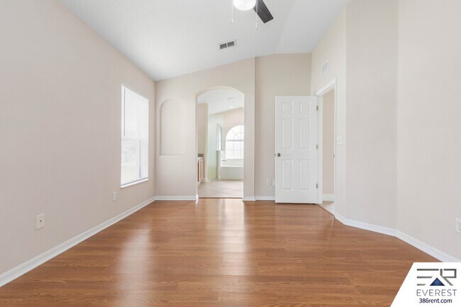 Building Photo - 26 Round Mill Ln