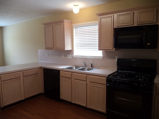 Building Photo - 19402 Misty Cove Dr