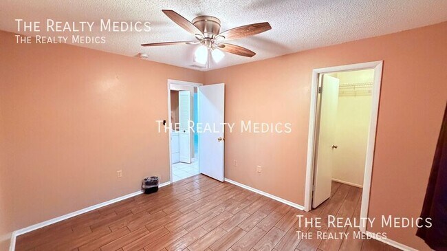 Building Photo - 12209 Coral Reef Dr