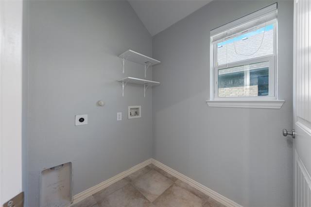 Building Photo - 2945 Mandalay Dr