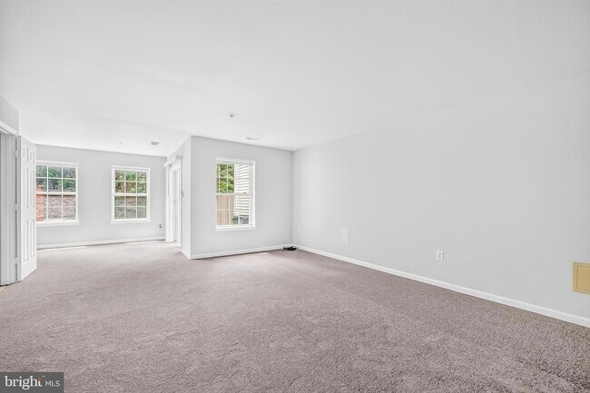 Building Photo - 9743 Quiet Brook Ln