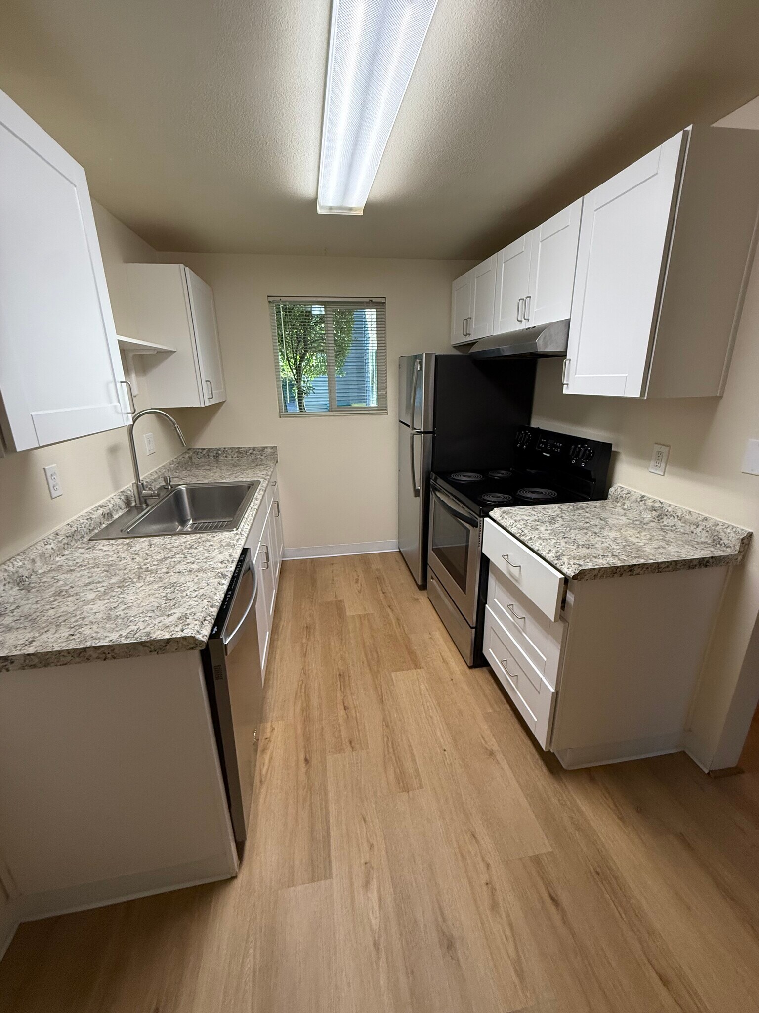 Kitchen - 6293 SW Valley Ave