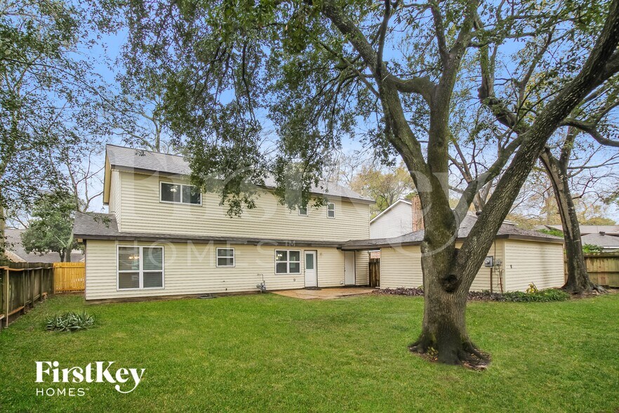 Building Photo - 17322 Tall Cypress Dr