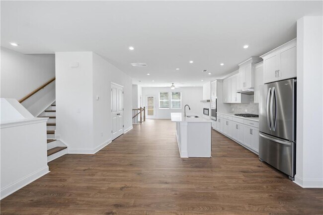 Building Photo - 376 Sunset Holw St
