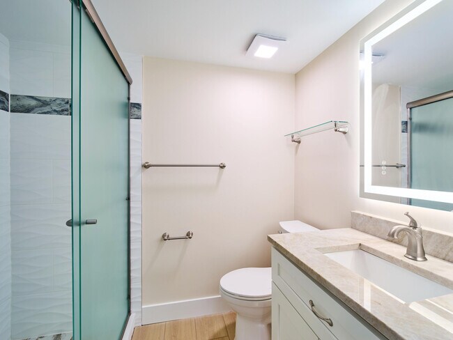 Building Photo - 1101 Pinecrest Cir