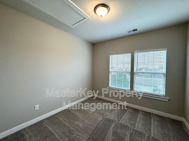 Building Photo - 1105 Tender Dr