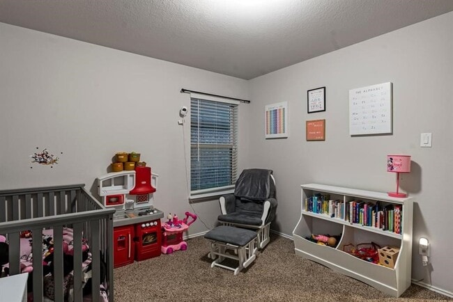 Building Photo - 518 Poppy Field Ct