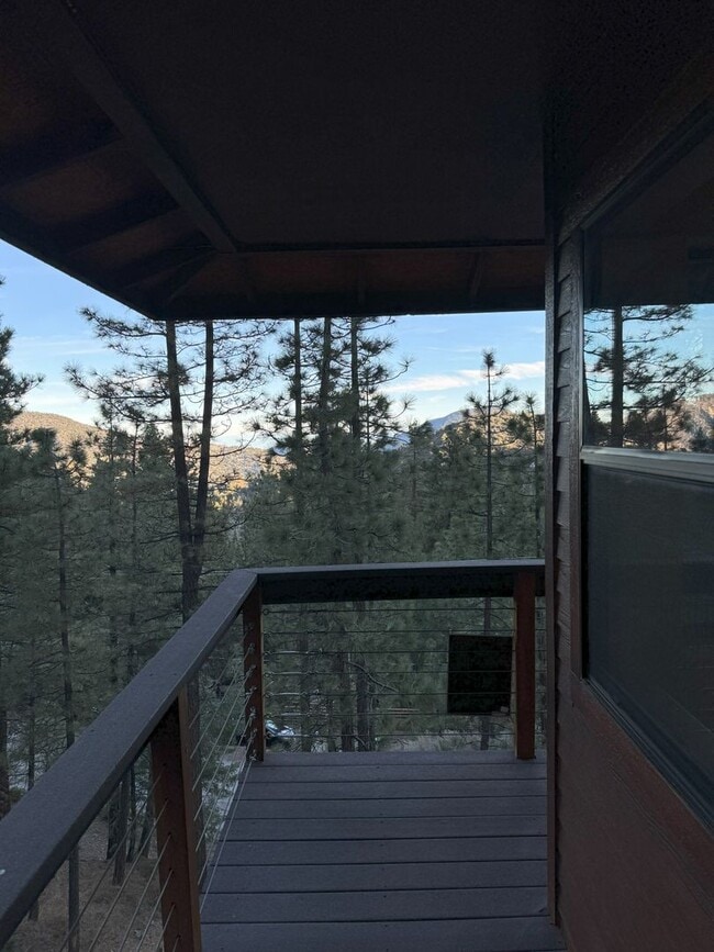 Building Photo - Unique Mountain Home!