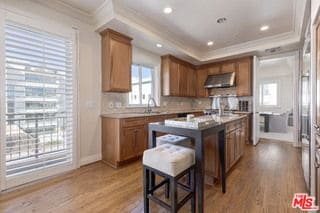 Building Photo - 132 S Maple Dr