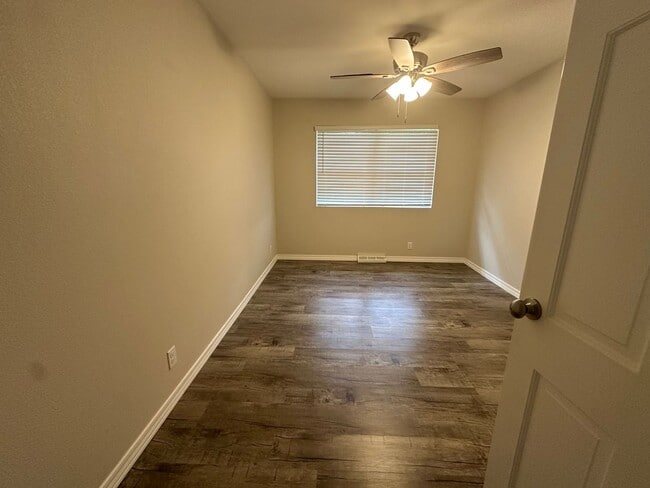 Building Photo - Welcome to this charming 3-bedroom, 2-bath...