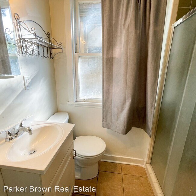 Building Photo - 1 br, 1 bath House - 86 B Street #11