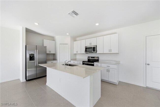 Building Photo - 19558 Fairhill Ct