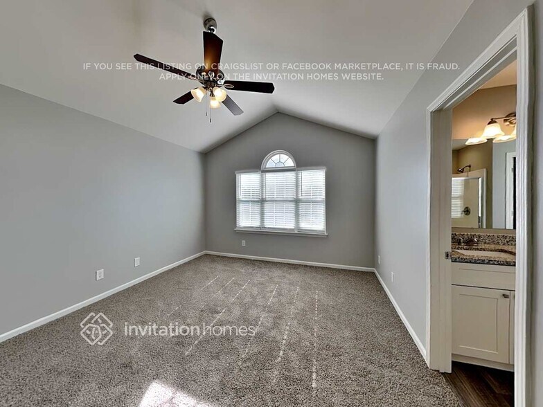 Building Photo - 161 Sweetmartha Dr