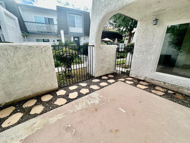 Building Photo - 3719 Summershore Ln