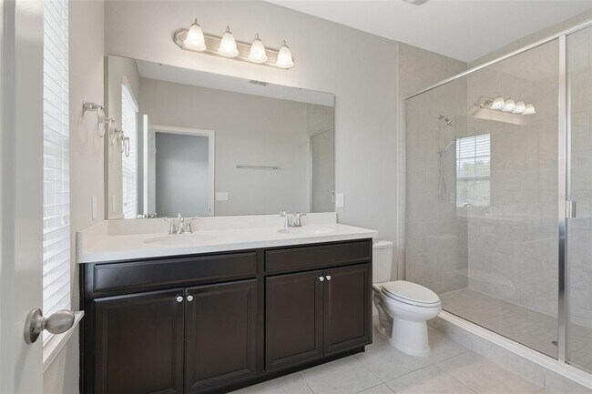 Building Photo - 15591 Honeybell Dr