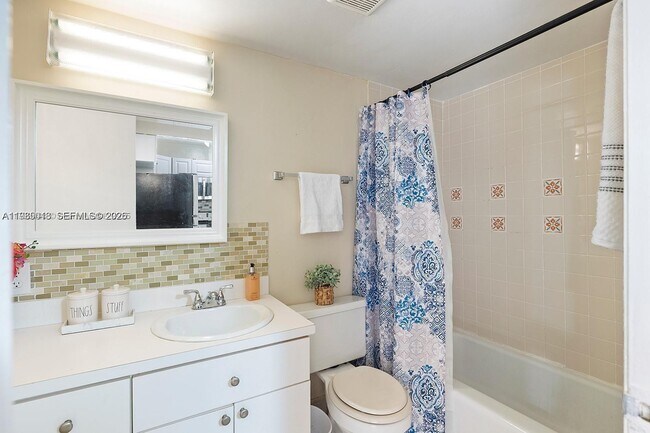 Building Photo - 7241 Miami Lakes Dr