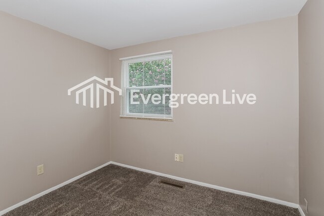 Building Photo - 5862 Brandt Pike