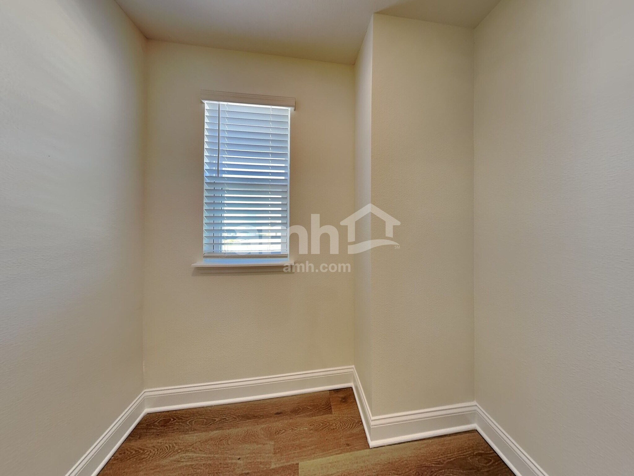 Building Photo - 3710 Lk Blf Lp