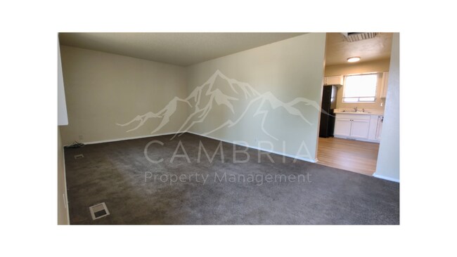 Building Photo - Roomy 4 Bedroom Rambler