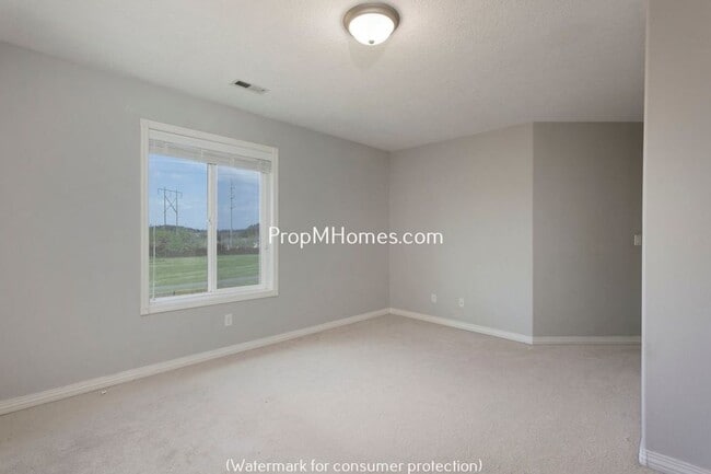 Building Photo - Charming Four Bedroom Bethany Home w/ Fully Fenced Yard!