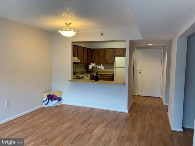 Building Photo - 2921 N Leisure World Blvd