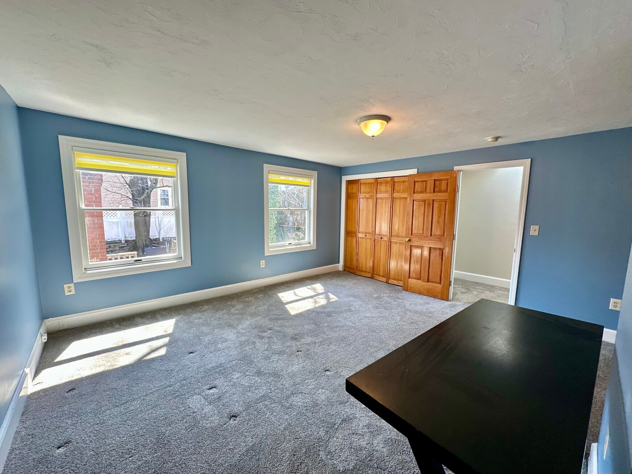 Building Photo - 386 Centre St