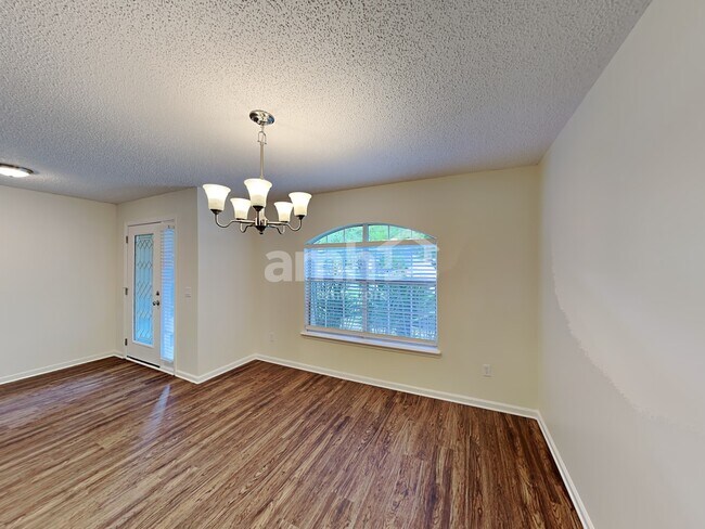 Building Photo - 745 Grand Parke Dr