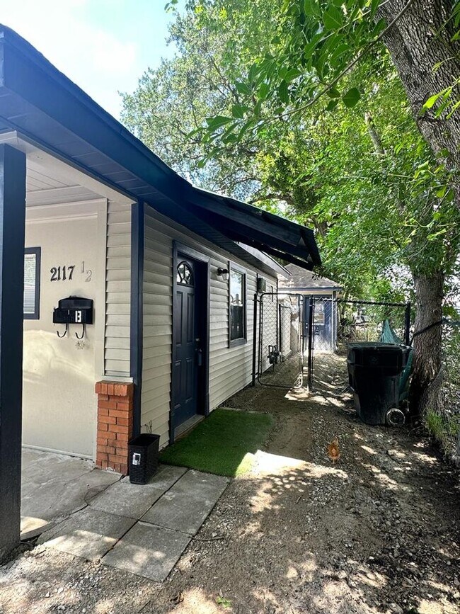 Building Photo - 2117 Thonig Rd