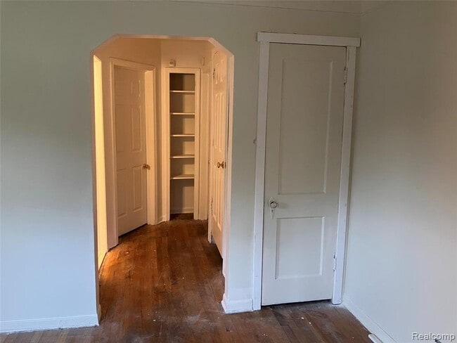 Building Photo - 20034 Rosemont Ave