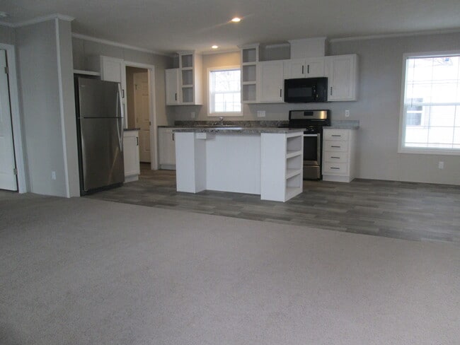 Building Photo - 153 Hawthorne Dr
