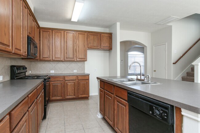 Building Photo - 6103 Menor Crest Dr