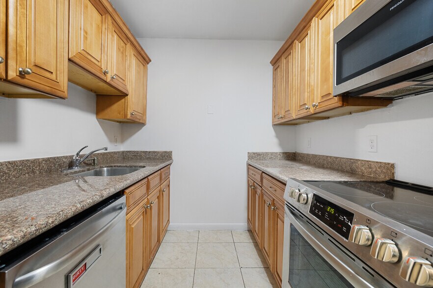 Building Photo - 2912 NW 55th Ave