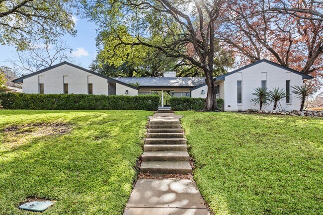 Primary Photo - 6333 Halifax Rd