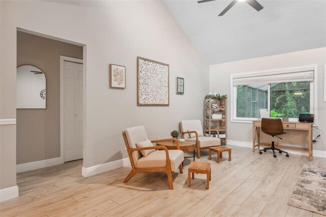 Building Photo - 4401 Summer Oak Dr