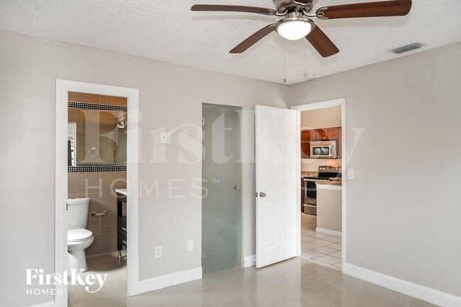 Building Photo - 8806 NW 114th Terrace