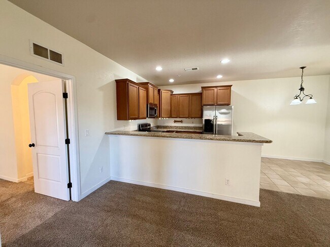 Building Photo - Fantastic 2 Bedroom, 2 Bath Ground Level Condo With Detached Garage in Loveland, Colorado