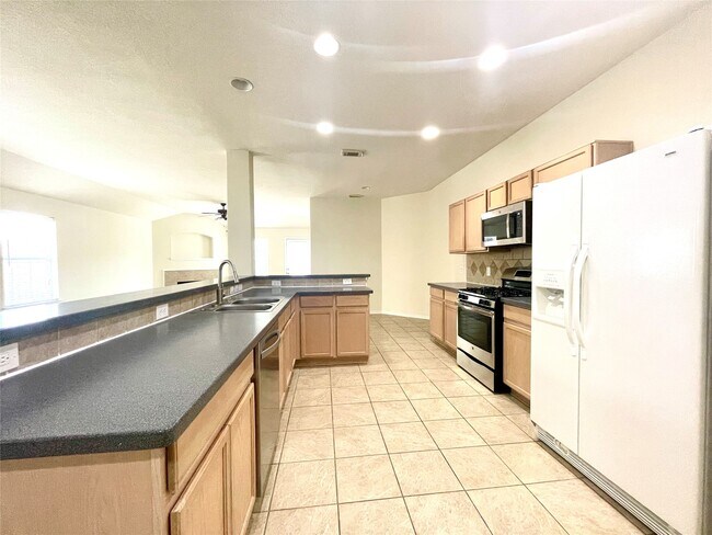 Building Photo - 5811 La Crema