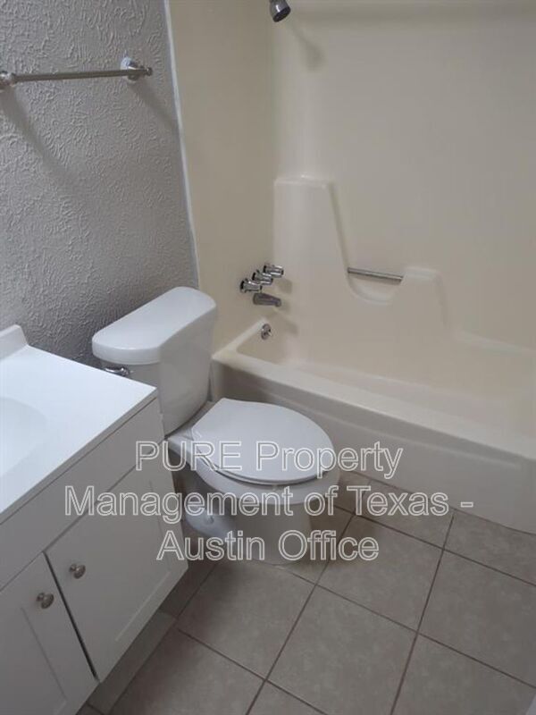 Building Photo - 6604 Scrub Oak Ln