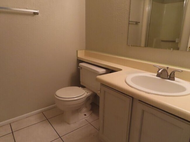 Building Photo - North Mesa 2 Bedroom 2 Bath Condo in Gated Community