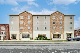 Building Photo - The Penn Quarters-Main Street