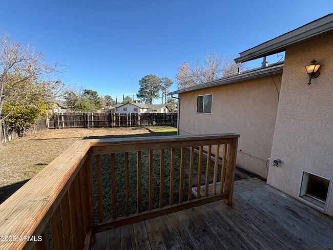 Building Photo - 426 E Elm St