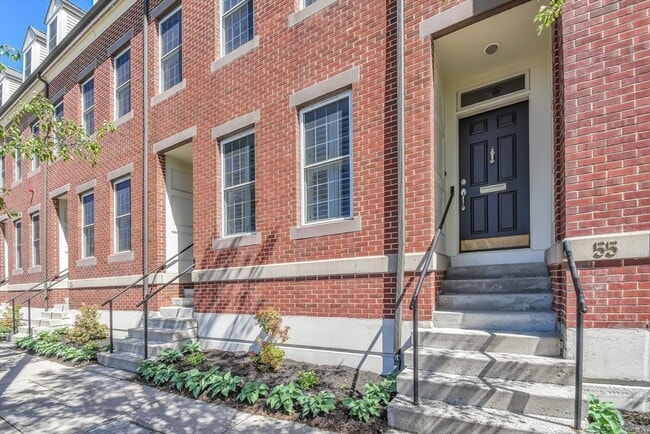 Building Photo - 55 Chelsea St