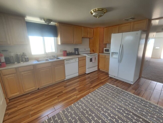Building Photo - Beautifully Unique 3 bedroom 2 bath Home