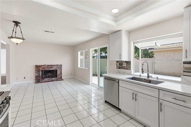 Building Photo - 15303 Rancho Polermo Rd